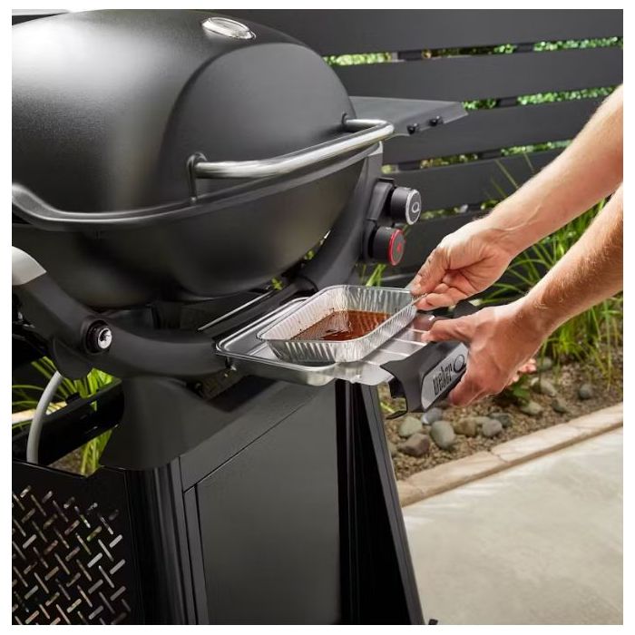 Weber Q3200N+ Gas Barbecue with Premium Cart 1501127